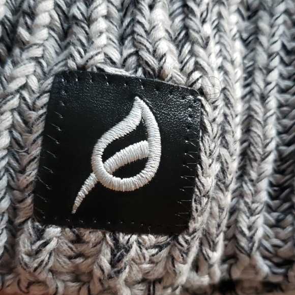 P'tula Aurora Knit Hat - Picture 3 of 4